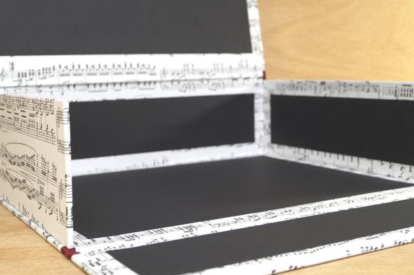 elegant box of music paper and sturdy linen edges for home use
